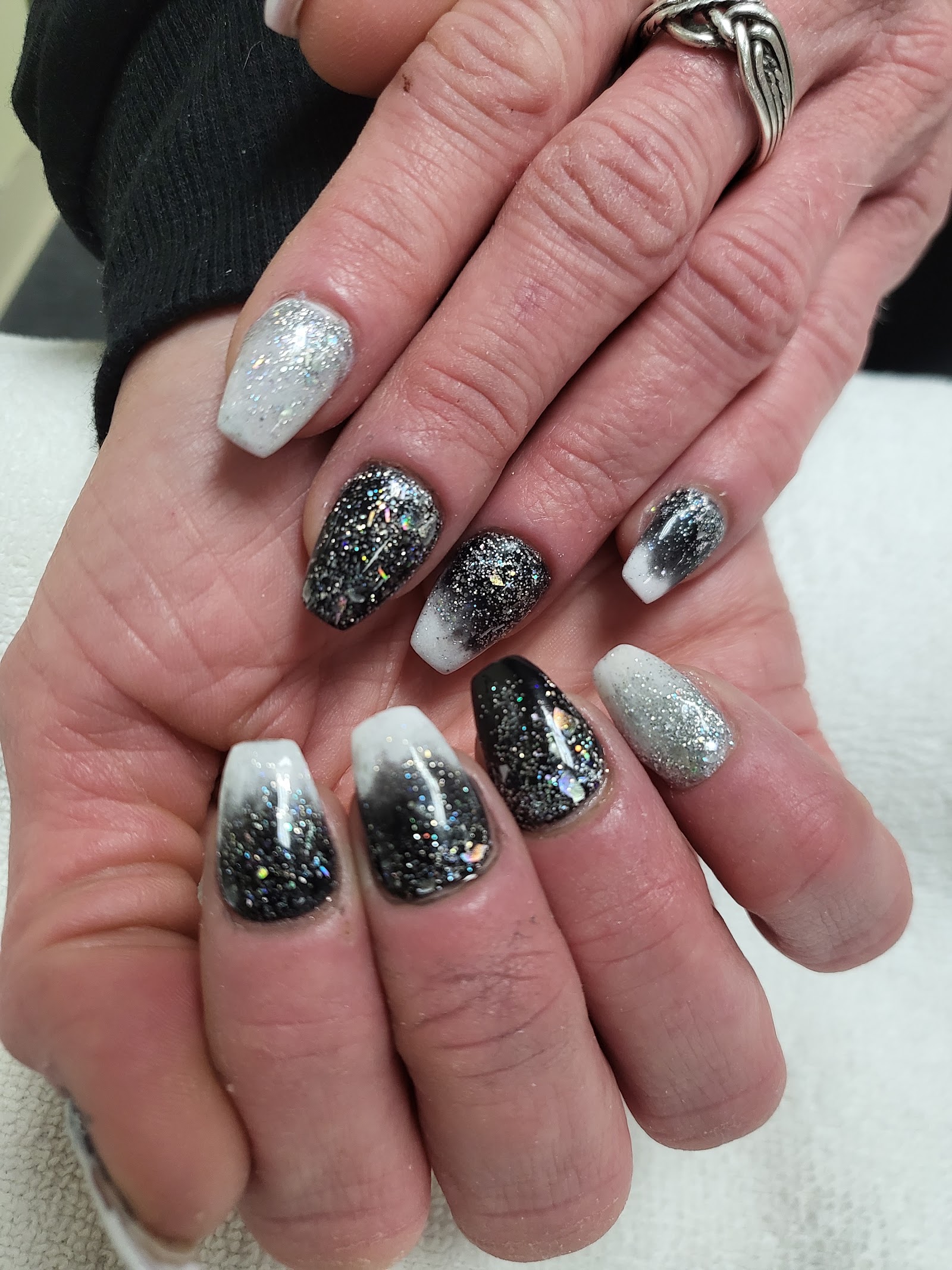 Foco Nails & Spa nail photo 1