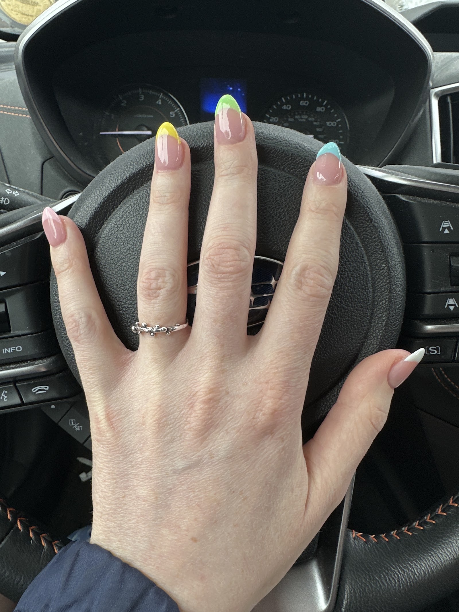 Foco Nails & Spa nail photo 4