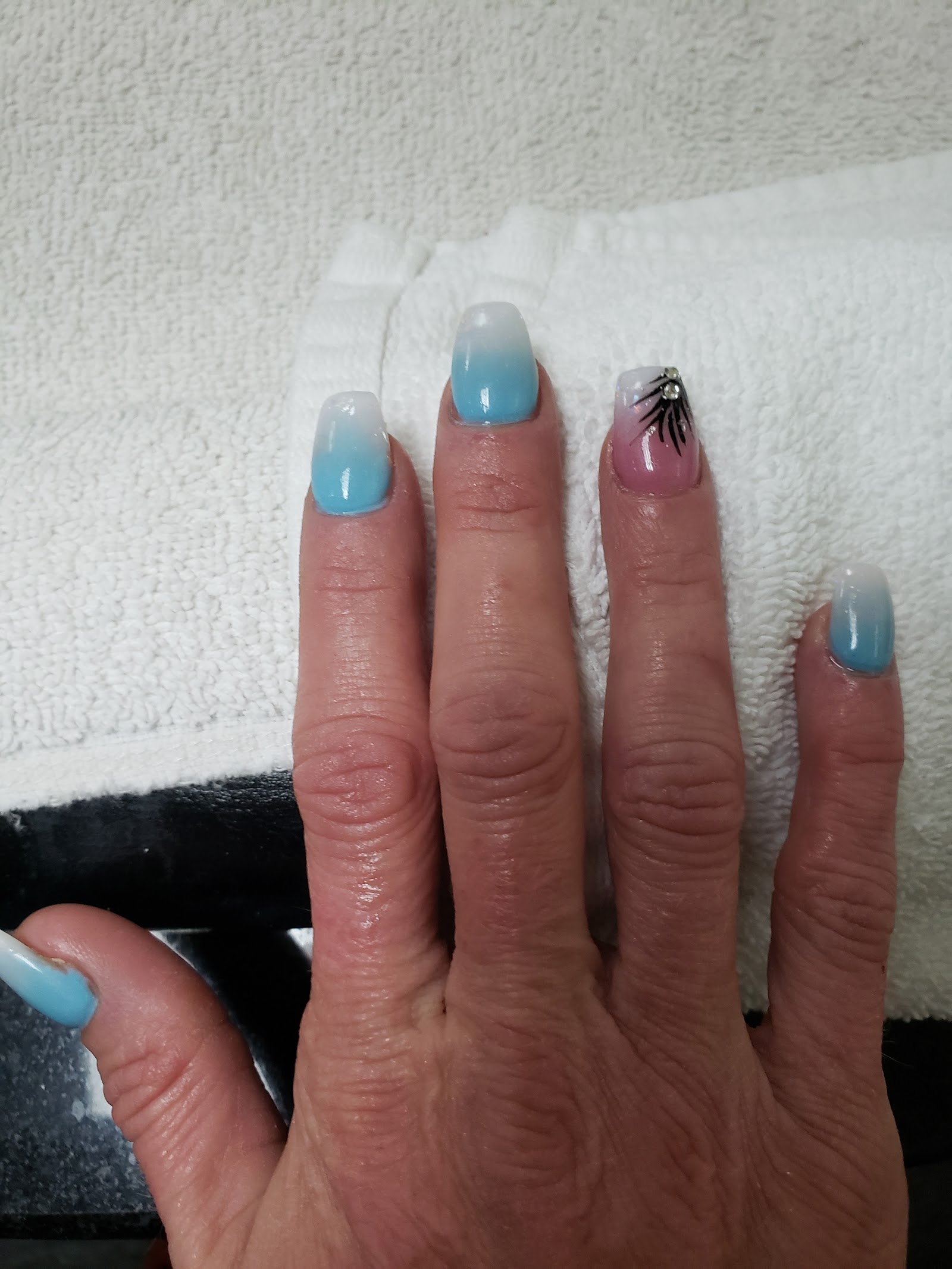 Foco Nails & Spa nail photo 8